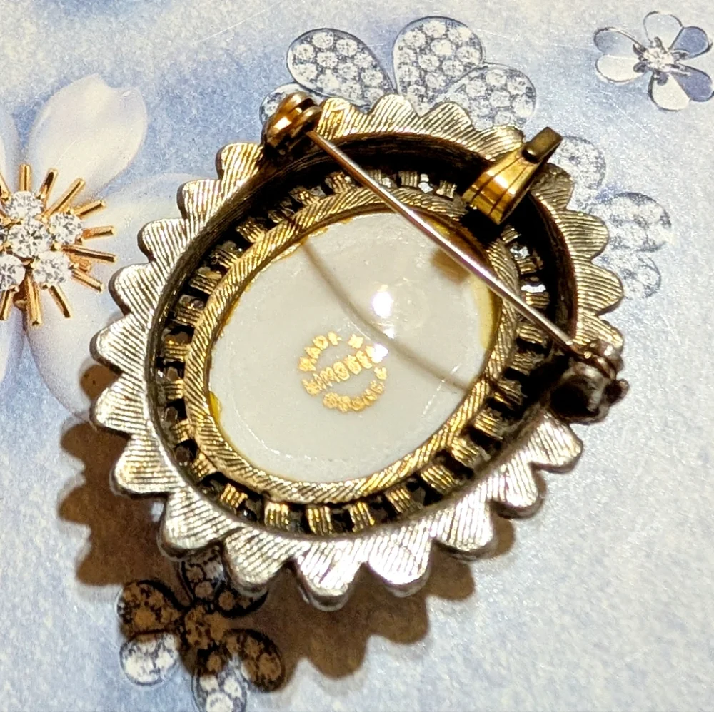 Vtg Limoges Made In France Hand Painted Victorian Lady Pendant Brooch